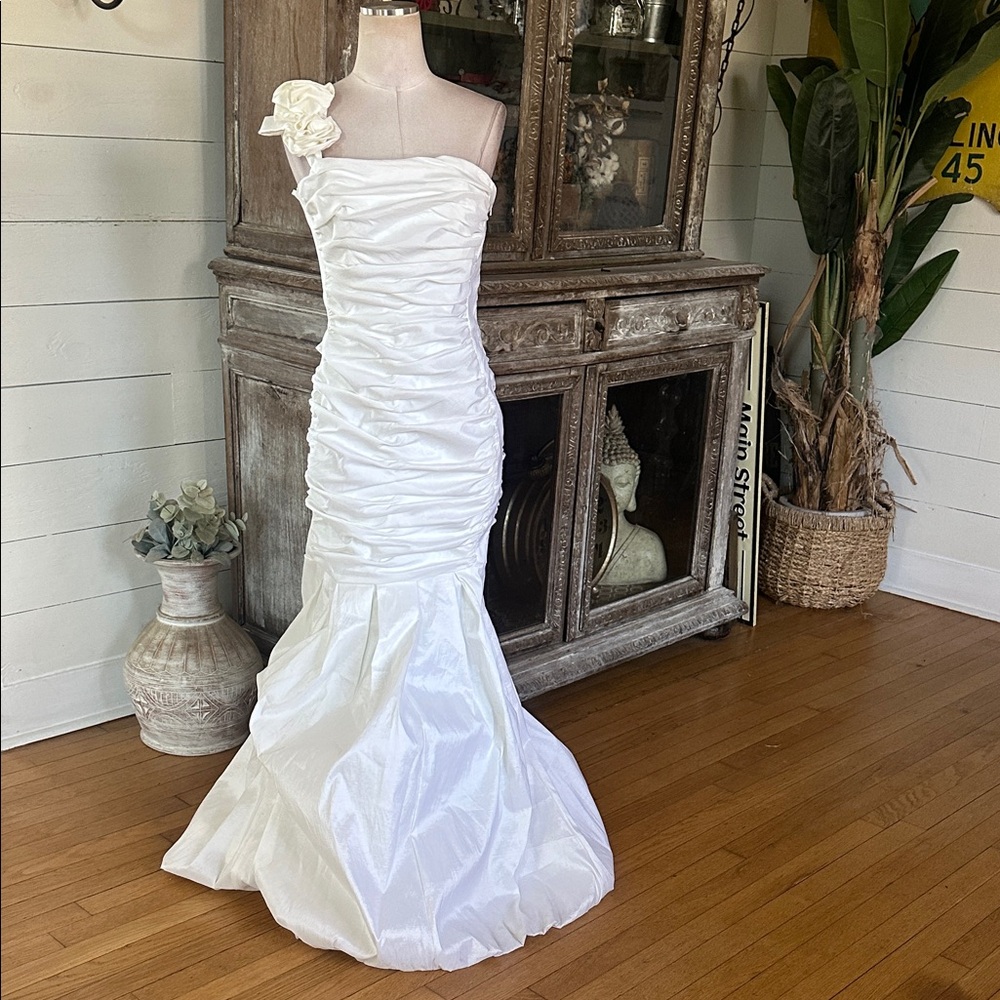 JESSICA MCCLINKTOCK VINTAGE MERMAID WEDDING DRESS WITH LONG VEIL 12